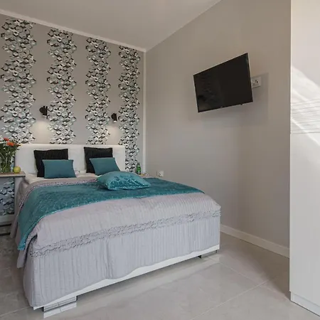 Blue Gardenia Apartment *